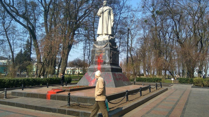 Мінкультури рекомендує Києву демонтувати пам’ятник Ватутіну біля ВР 