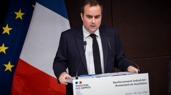 Министр обороны Франции рассматривает варианты наращивания оборонного производства