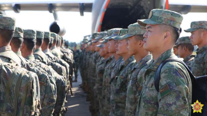 В Беларусь прибыли военные Китая: создать фундамент для совместной подготовки войск