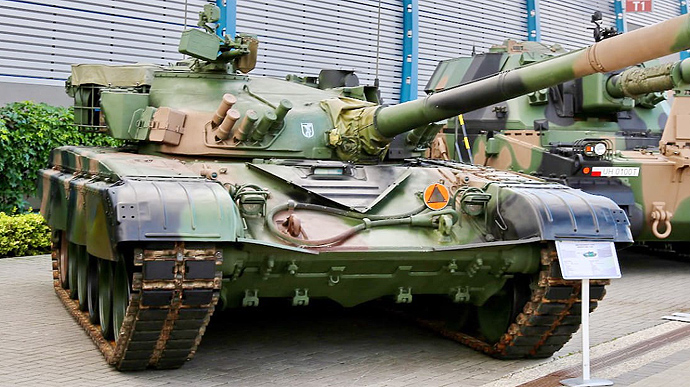 Польша передала Украине более 200 танков 