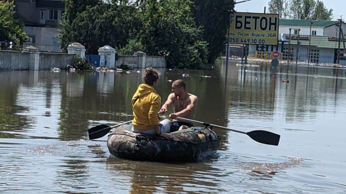 Camped out on the roof overnight: what the evacuation of Kherson looks like