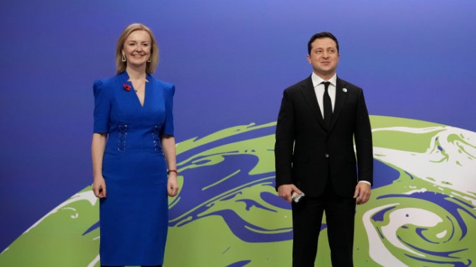 Zelenskyy talks to Liz Truss and invites her to visit Ukraine