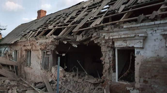 Russians attack Nikopol with heavy artillery and Grad MLRS: extensive damage