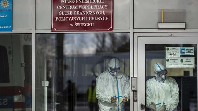 У Польщі новий рекорд заражень коронавірусом та знову понад 600 померлих