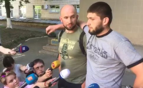Поранений у Києві захисник ДАПу: Цілили молотком у голову, мовчки