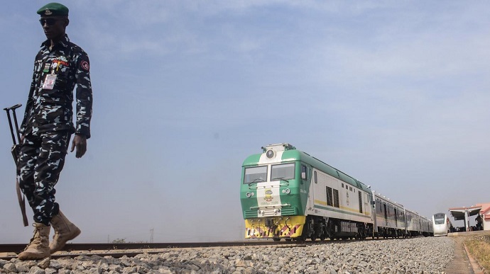 У Нігерії бойовики викрали з вокзалу понад 30 осіб