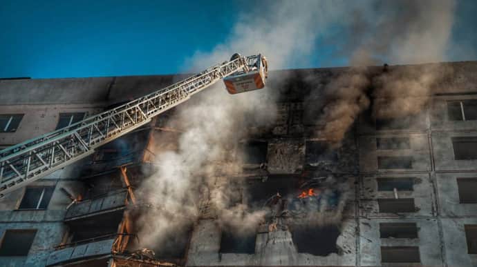 Body retrieved from under rubble and fire extinguished after Russian attack on Kharkiv