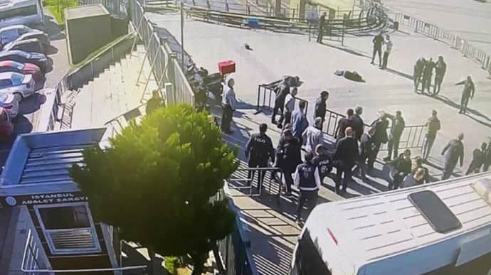 У Стамбулі сталась спроба теракту під судом: двох нападників застрелили
