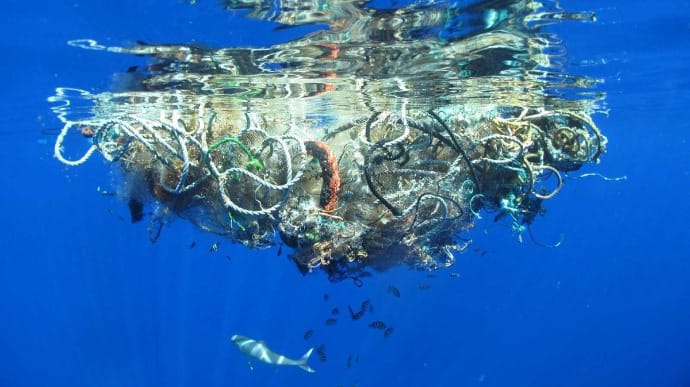 На дне океана лежит более 14 млн тонн пластика – исследование