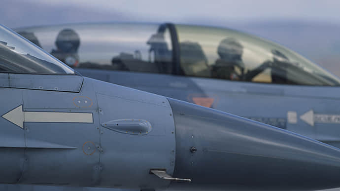 Нідерланди відправлять у Румунію свої винищувачі F-16 для навчання українців
