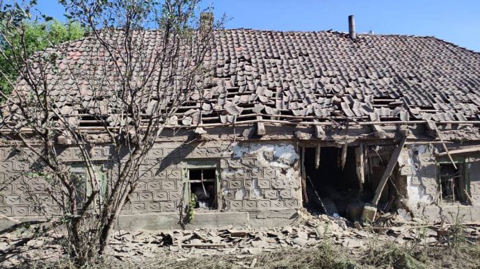 Russian occupation forces shell Nikopol district four times in one day, injuring civilian