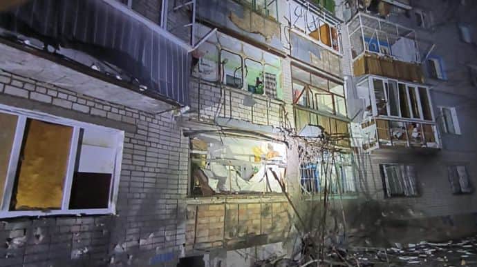 Russian shelling damages 5 high-rise apartment buildings in Marhanets – photo