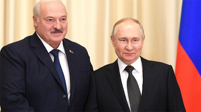 Путін хоче поглинути Білорусь до 2030 року – журналісти знайшли документи Кремля 