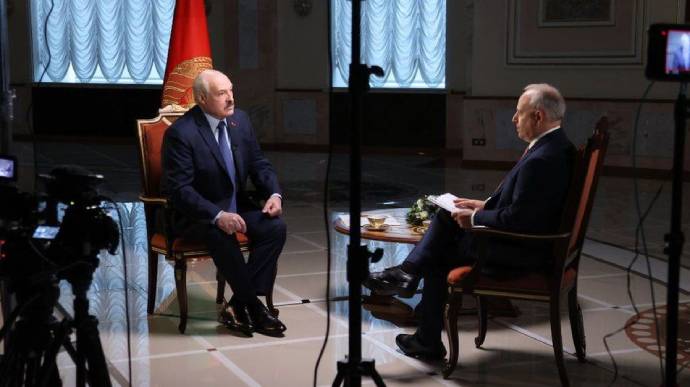 Лукашенко визнав, що його силовики могли допомагати мігрантам проривати кордон