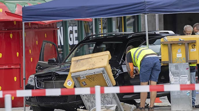 В Берлине автомобиль протаранил группу пешеходов, есть пострадавшие