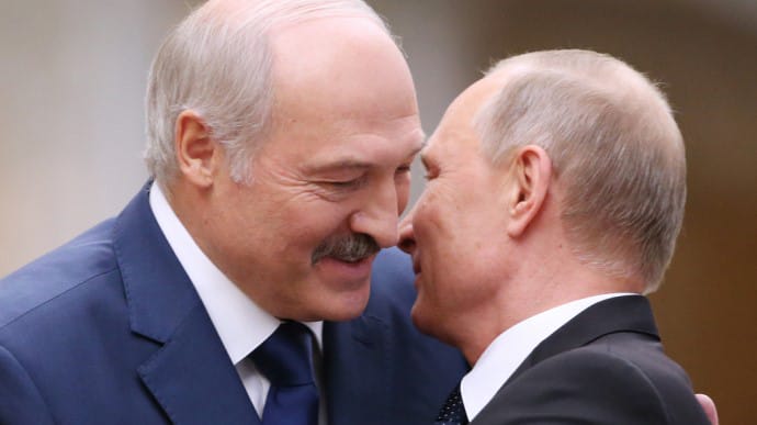 У Кремлі наполягають: візит Лукашенка не для злиття, а для союзу двох країн
