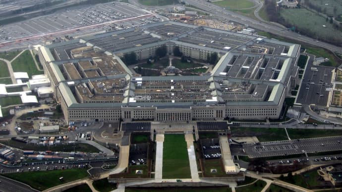 У США колишнього співробітника Пентагону засудили до 21 року в'язниці за передачу секретної інформації 
