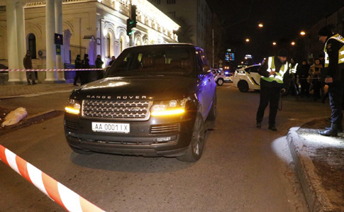 В центре Киева обстреляли авто, погиб ребенок