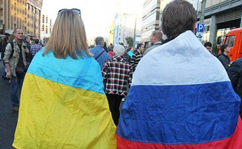 Украинцы лучше относятся к россиянам, чем россияне к украинцам – опрос 