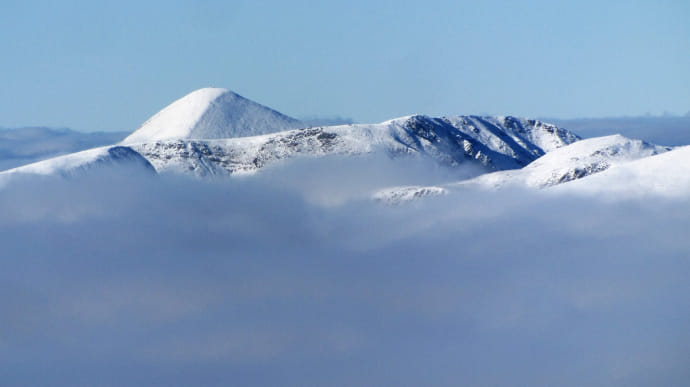 Мороз, 20 сантиметров снега: спасатели просят туристов не идти в горы Карпат