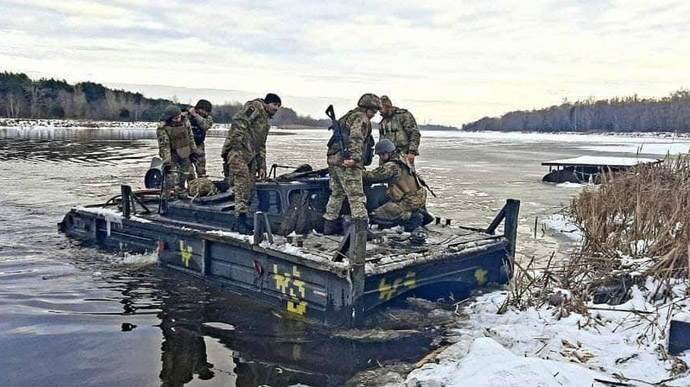 Попри втрати, окупанти продовжують наступ на Бахмутському напрямку – Генштаб