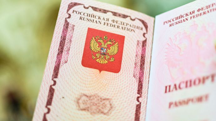 На Луганщині окупанти обмежують пересування мешканців, які не мають паспортів РФ – Генштаб