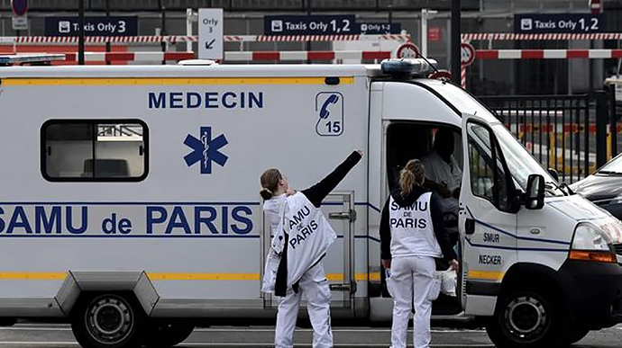 Эпидемия во Франции: за сутки наименьшее число умерших за почти 2 месяца