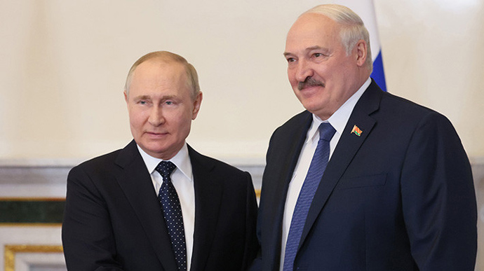 Лукашенко пригрозив Заходу, що його літаки вже можуть нести ядерну зброю РФ