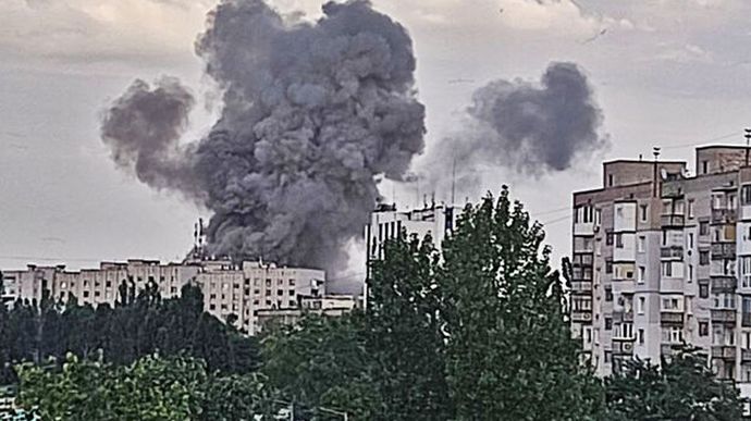Powerful blasts rock Russian-occupied Nova Kakhovka