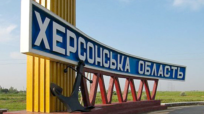 Russian military seize boarding houses in Kherson Oblast en masse