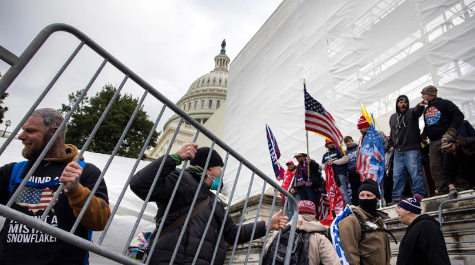 Politico: Пів сотні учасників подій 6 січня балотуються на посади у США