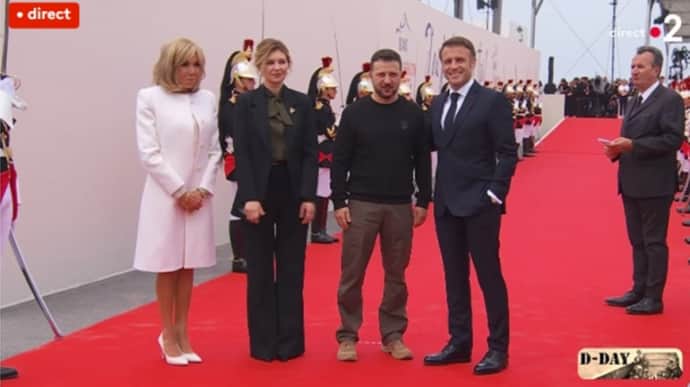 Macron welcomes Zelenskyy at ceremony for day of Normandy landings