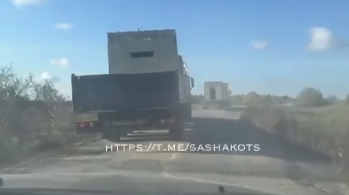 Russian occupiers strengthen their positions in Kherson Oblast, using concrete bunkers
