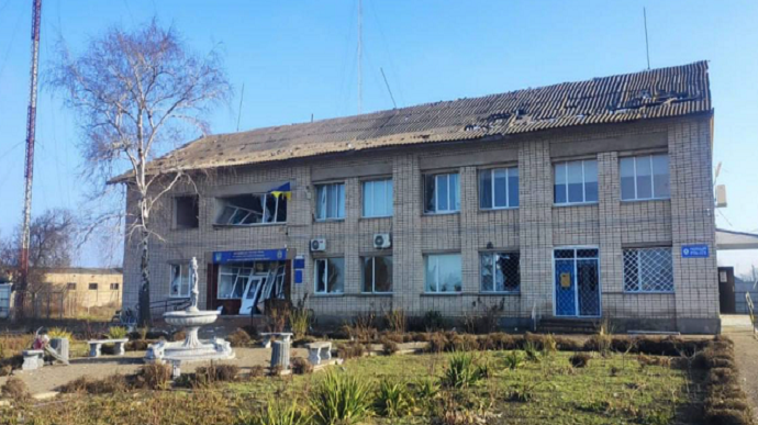 Russians hit village council in Kherson Oblast with missile, killing civilian 