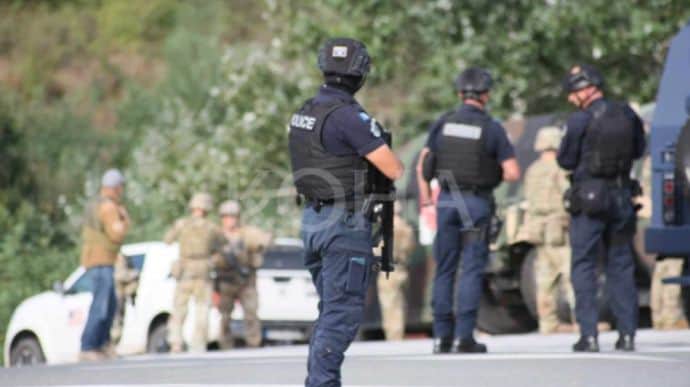Премьер Косово заявил об операции против вооруженных людей после убийства полицейского