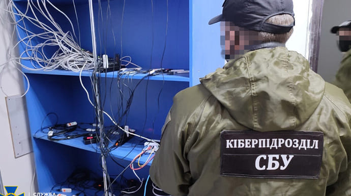 В Черновцах разоблачили мощную ботоферму: дискредитировала ВСУ и оправдывала Россию