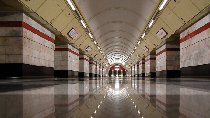 Станция Сырец была временно закрыта: поломался поезд метро
