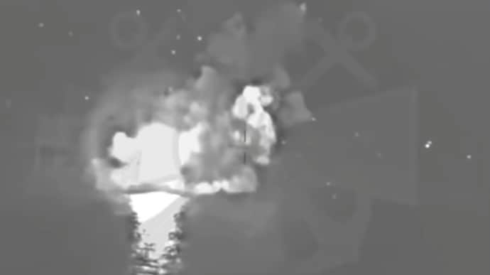 Ukraine attacks gas platform in Black Sea with cluster of Russian military personnel – video