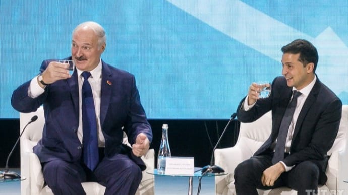 Лукашенко поздравил Зеленского с годовщиной Независимости