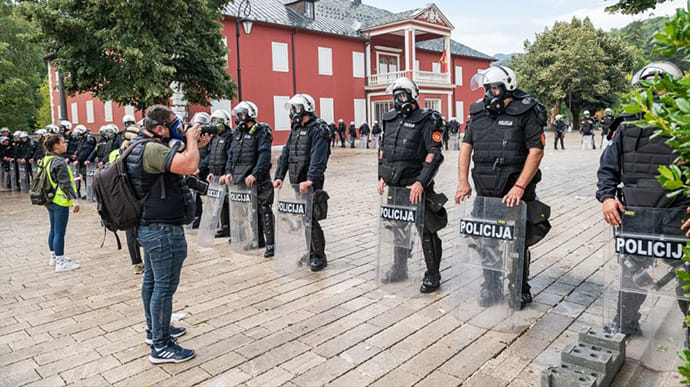 Столкновения в Черногории: пострадали около 20 полицейских
