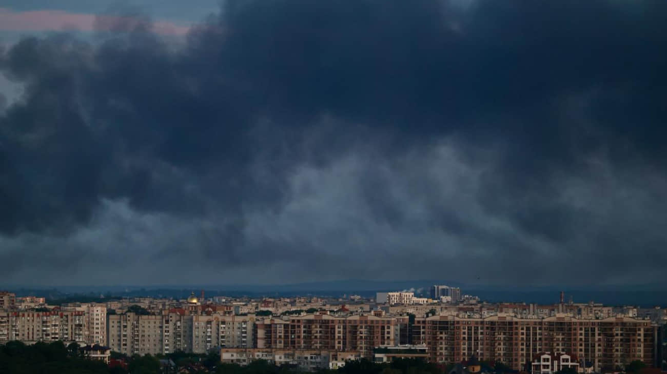 П’ятеро дорослих та дитина поранені у Львові через російську атаку – ОВА