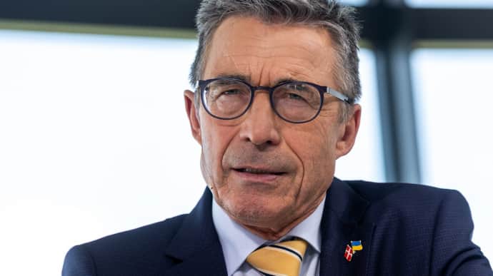 Former NATO secretary general criticises Scholz for indecision in supporting Ukraine