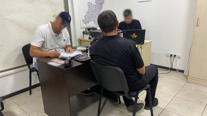В Одессе задержали врача и посредника, которые за $7 тысяч отмазывали мужчин от службы – ГБР