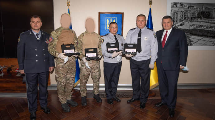 Аваков нагородив поліцейських за ліквідацію полтавського терориста
