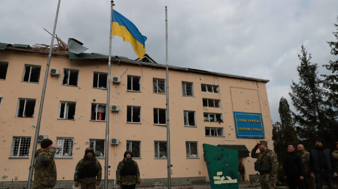 Ukrainian flags fly over Chernihiv region border detachments