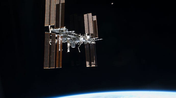 На МКС продовжує падати тиск – російський космонавт