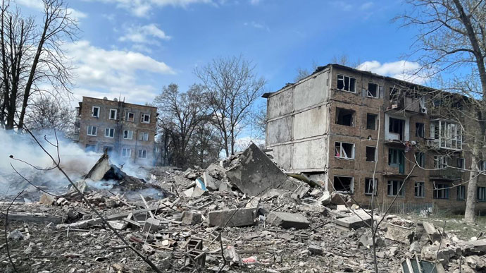 Russians strike Avdiivka, destroying residential building