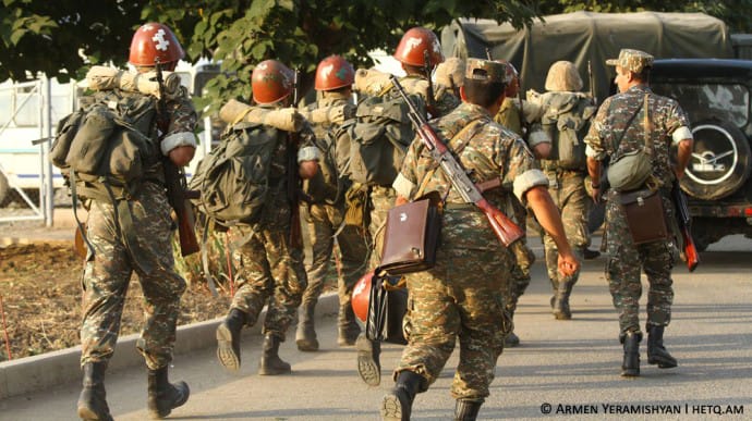 Армения объявила всеобщую мобилизацию и военное положение