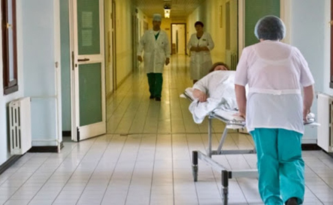 Коронавирус обнаружили у 6 медиков в Ровенской области и у 2 на Закарпатье