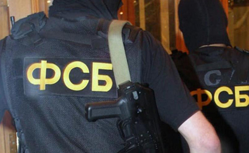 Матір викраденого у Криму Параламова викликали до ФСБ